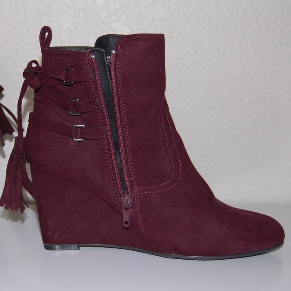 NWOB Charming Charlie Wedge Burgundy Boots, Women Size US 7 - Picture 4 of 14